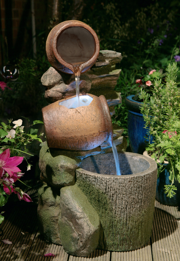 Fontaine de jardin Athena avec pompe et éclairage - Art-Pond