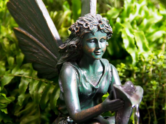 Fontaine de Jardin Solaire Fée sur Coquillage – Éclairage LED - Achat/Vente  fontaine de jardin pas cher 