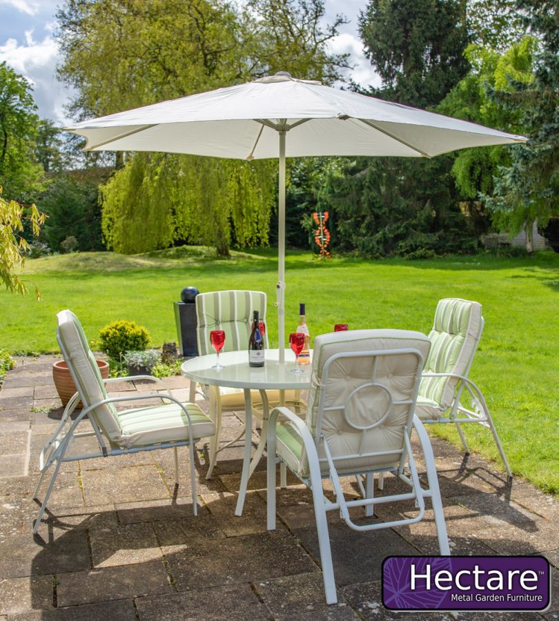 Salon de Jardin Hadleigh Rond 4 Chaises Inclinables En Blanc par Hectare™