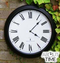 Horloge Extérieure Noire Radio Télécommandée - 38 cm by About Time™