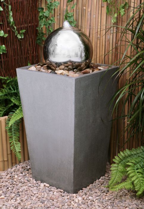 Fontaine Colonne Évasée Imitation Pierre avec Sphère en acier Inoxydable et Éclairage LED
