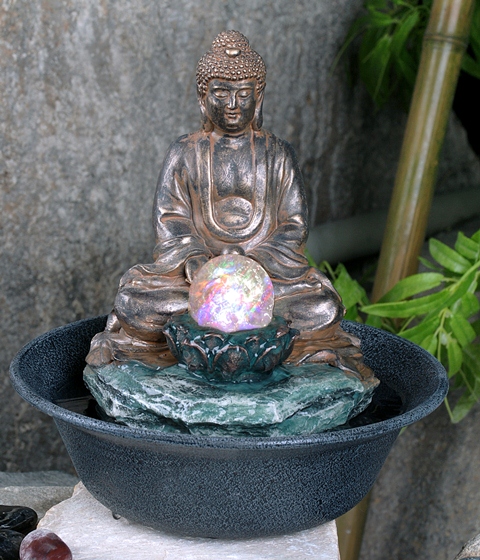 Fontaine en Polyrésine Bouddha avec Sphère en Cristal et Éclairage LED