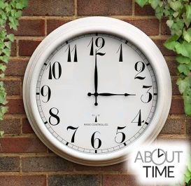 Horloge Extérieur Radio Télécommandée - Antique Blanche- 57cm - By About Time™