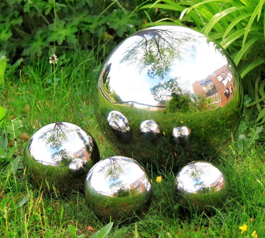 Sphère en Acier Inox Poli Effet «Boule de Cristal»: 28 cm
